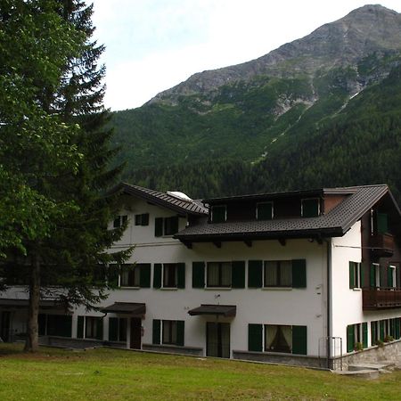 Casa Alpina Don Guanella Bed and Breakfast Macugnaga Εξωτερικό φωτογραφία
