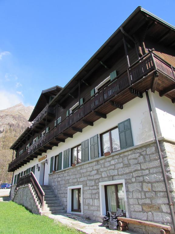 Casa Alpina Don Guanella Bed and Breakfast Macugnaga Εξωτερικό φωτογραφία