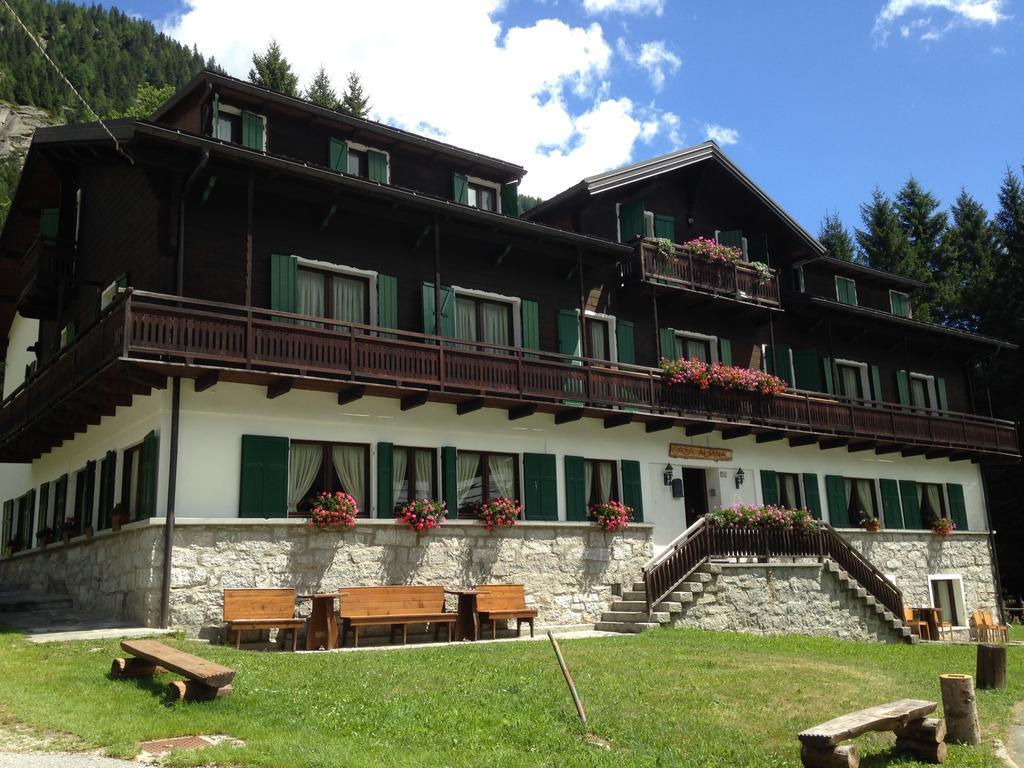Casa Alpina Don Guanella Bed and Breakfast Macugnaga Εξωτερικό φωτογραφία